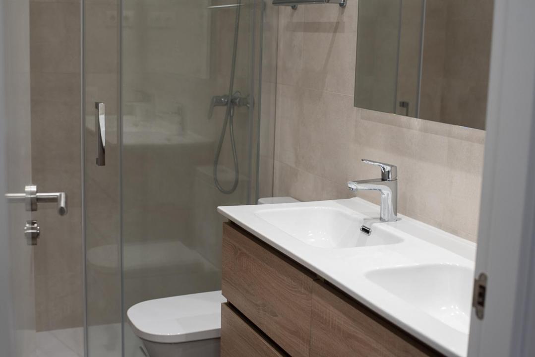 By Universitat Private Rooms Barcelona Exterior foto